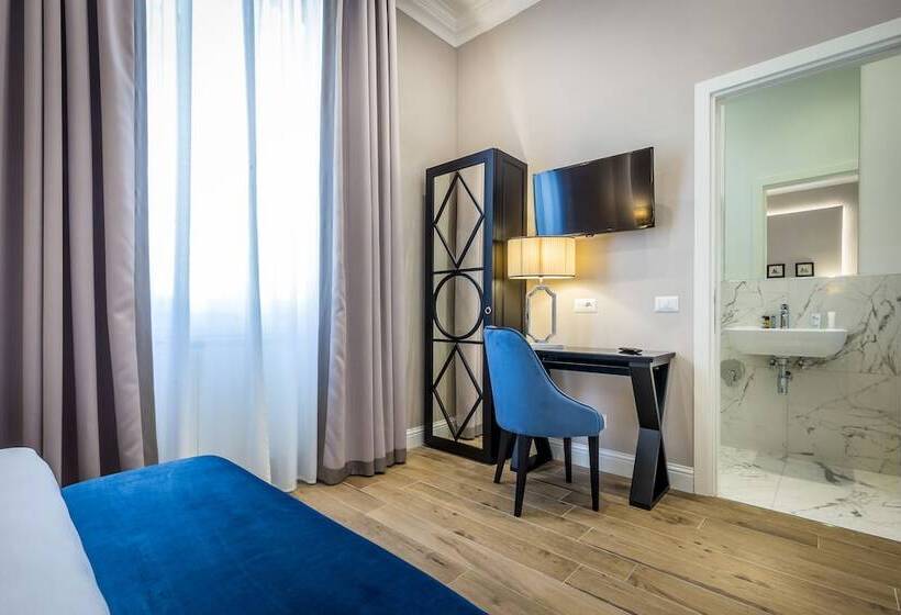 اتاق اکونومی, Emma Small Luxury