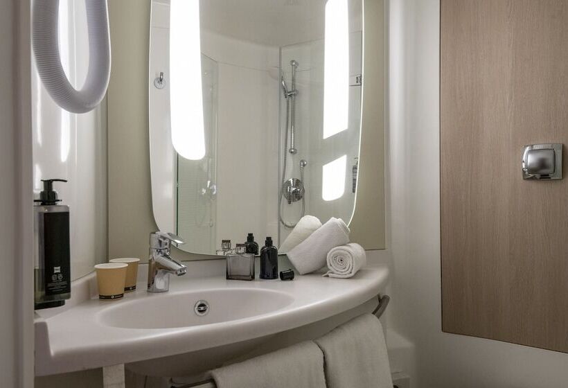 Номер Стандарт, Ibis Golfe De Sainttropez