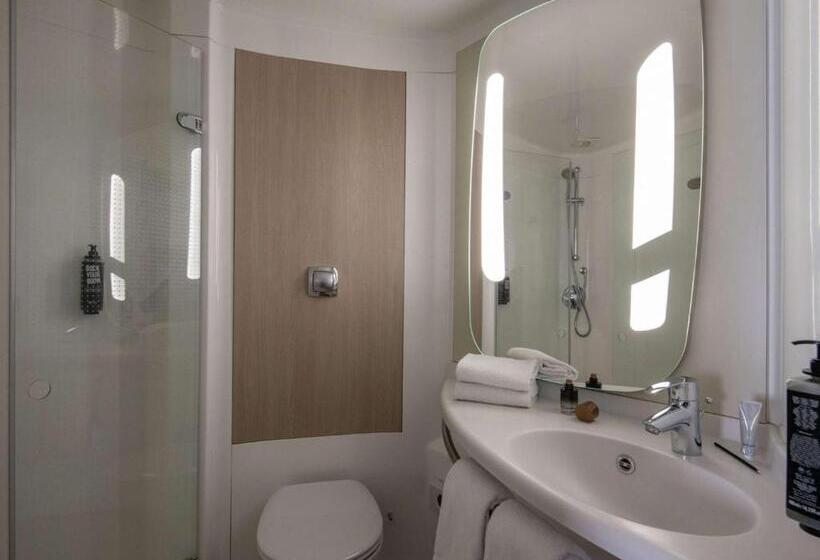 Номер Стандарт, Ibis Golfe De Sainttropez