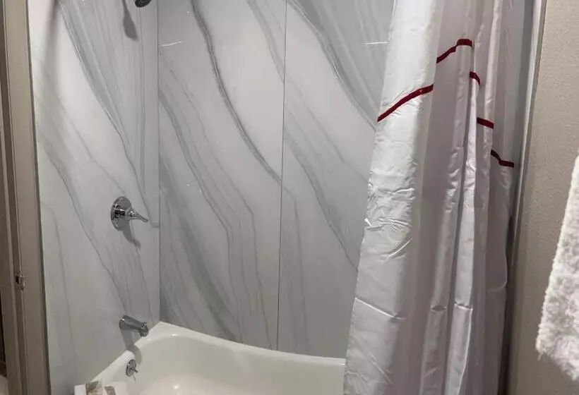 スーペリアールーム, Red Roof Inn & Suites Newport News