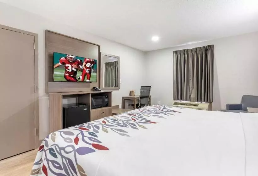 キングサイズベッドのスーペリアルーム, Red Roof Inn & Suites Newport News
