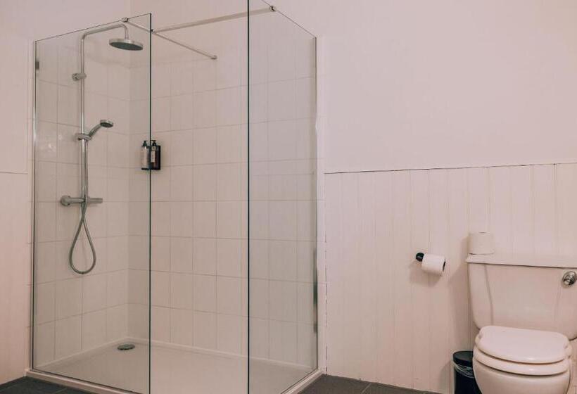 חדר משפחתי, Selina Margate