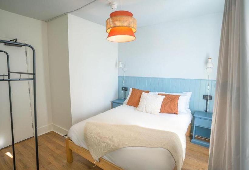 חדר בסיסי, Selina Margate