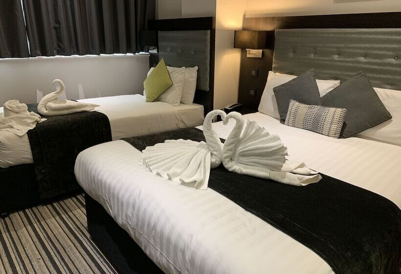 标准三人间, The W14 Kensington