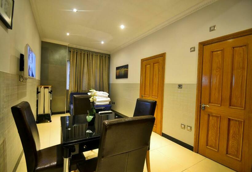 Апартаменты 1 Спальня, Hyde Park Apartments