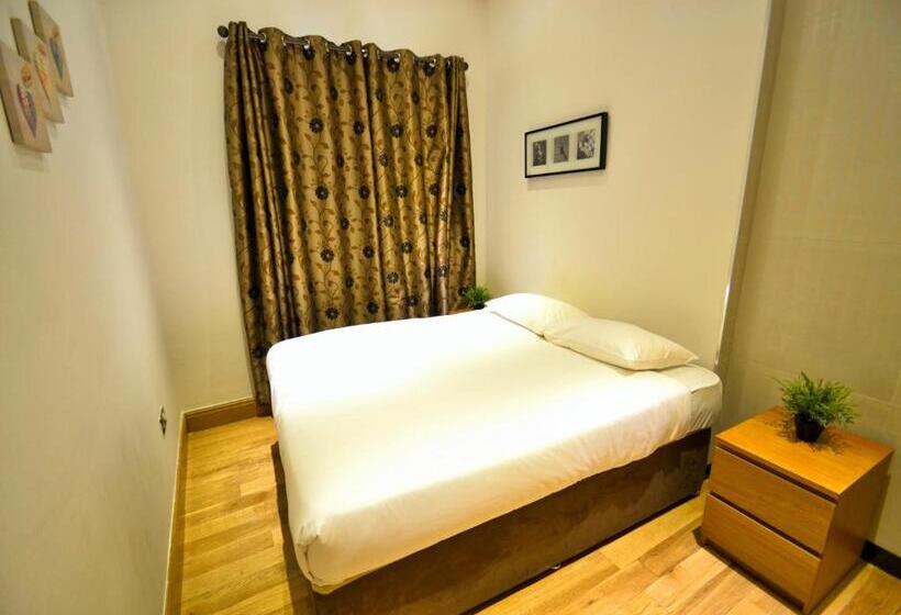 침실 2개 아파트, Hyde Park Apartments