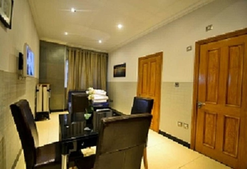 침실 1개 아파트, Hyde Park Apartments