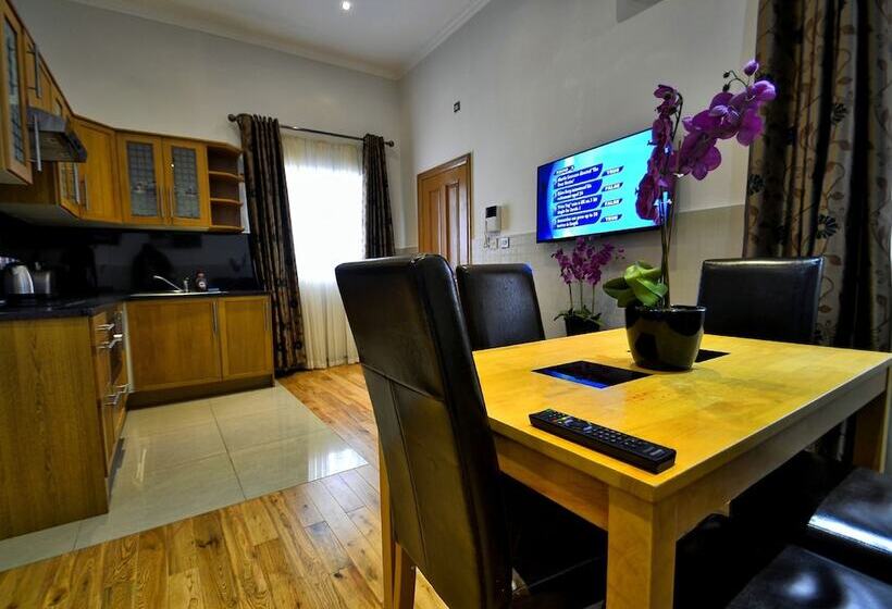 침실 2개 아파트, Hyde Park Apartments