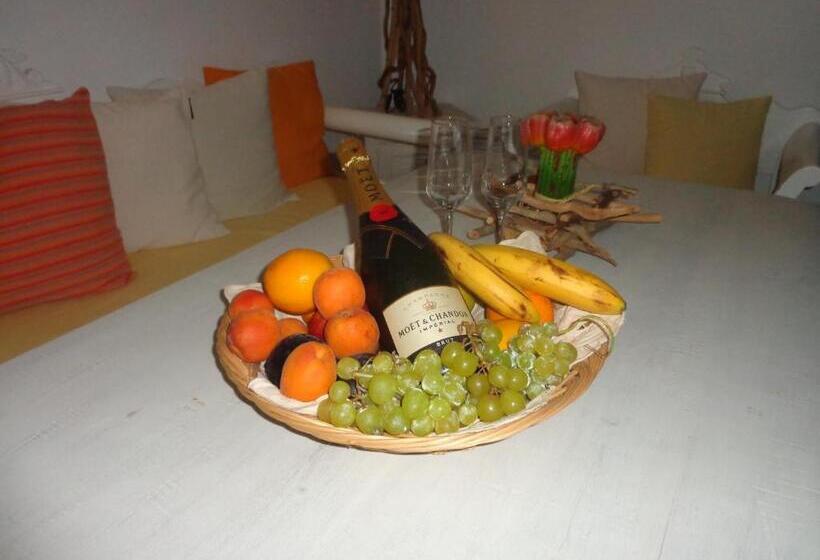 可观景的套房, Langas Villas