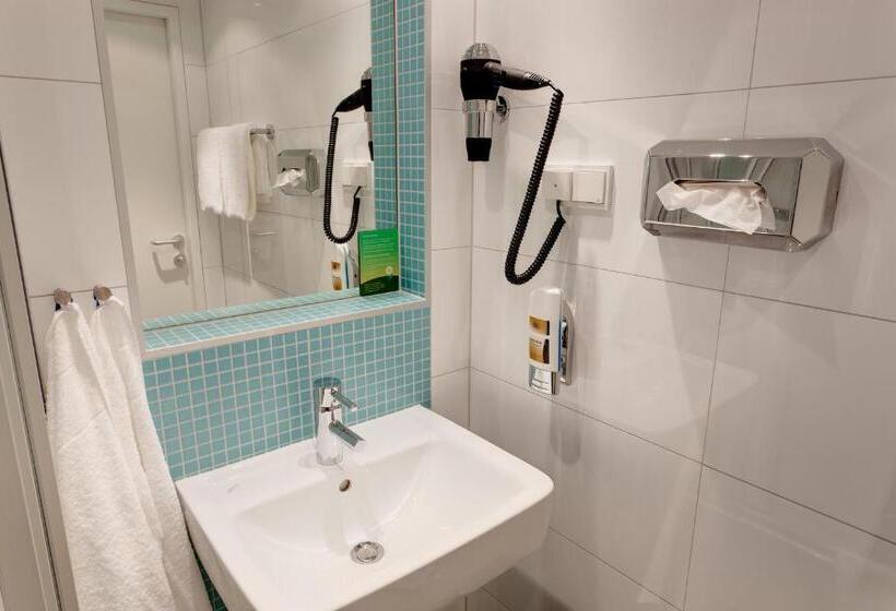 اتاق استاندارد سه نفره, Meininger Hotel Wien Downtown Franz