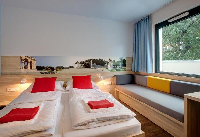 3-Bett-Standardzimmer, Meininger Hotel Wien Downtown Franz