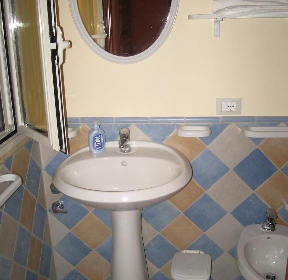 スタンダード４人部屋, Villa Dei Giardini