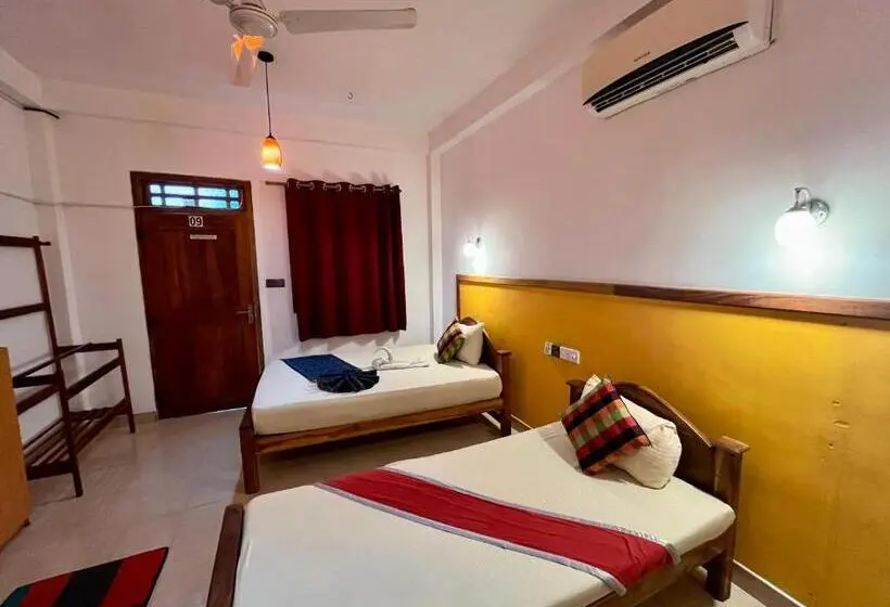 Chambre Triple Basique, Green View Buttala