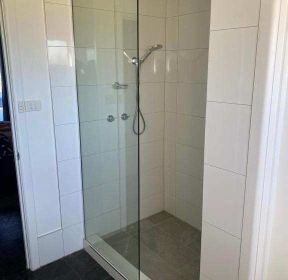 דירת חדר בקומת קרקע, Tatura Country Motel