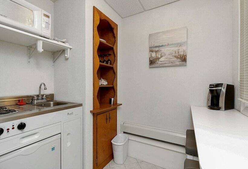 Номер Deluxe, Towne Lyne Motel