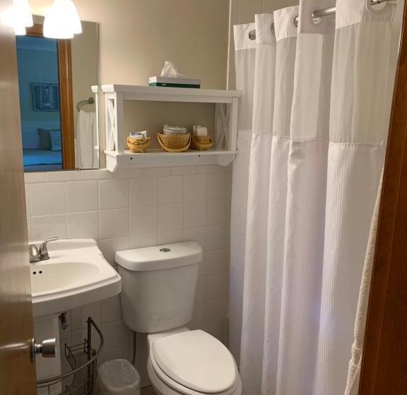 Номер Deluxe, Towne Lyne Motel