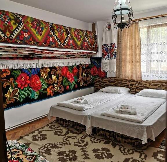 Стандартный внешний трехместный номер с ванной комнатой, Pensiunea Ileana Teleptean