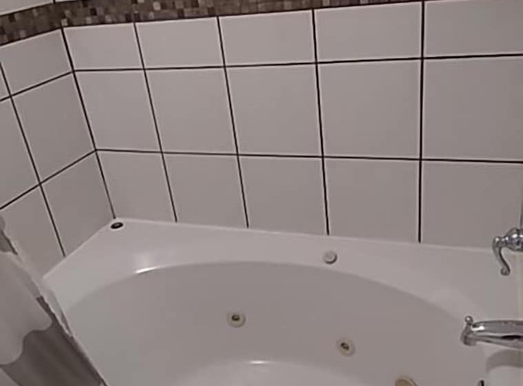 غرفة ديلوكس, Kootenai Valley Motel