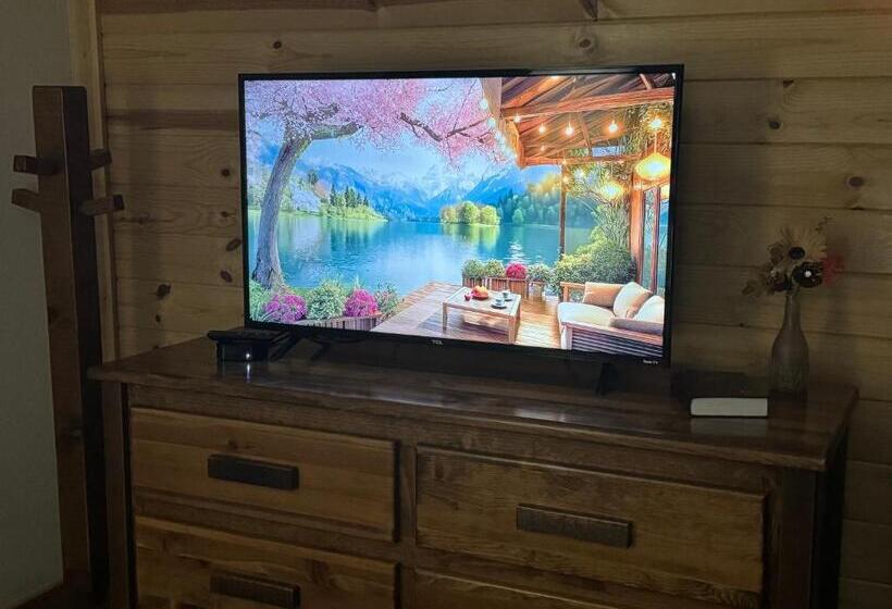 غرفة ديلوكس, Kootenai Valley Motel