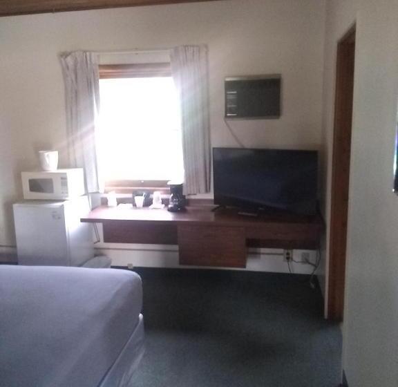 Номер Economy, Kootenai Valley Motel