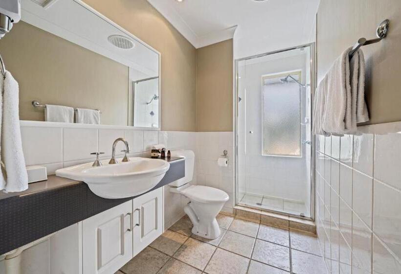 침실 2개 아파트, Ambassador On Ruthven