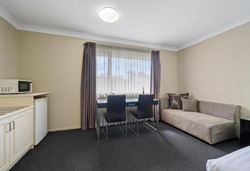 디럭스 스위트 킹 침대, Ambassador On Ruthven