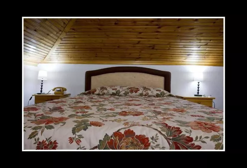 Chambre en Attique, Bitouni