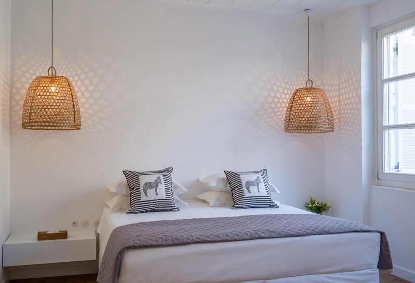 جناح جونيور مطل على الحديقة, Upper Hydra