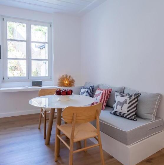 جناح جونيور مطل على الحديقة, Upper Hydra