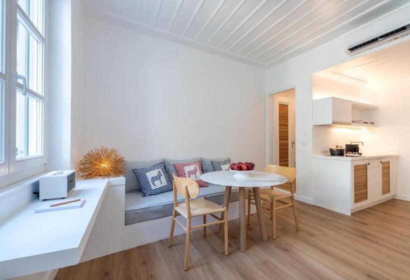 جناح جونيور مطل على الحديقة, Upper Hydra