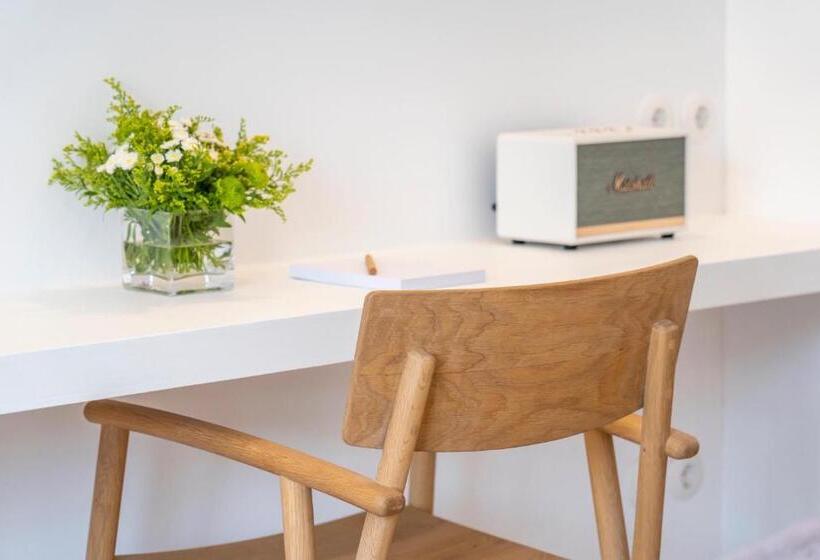 غرفة ديلوكس مطلّة علي البحر, Upper Hydra