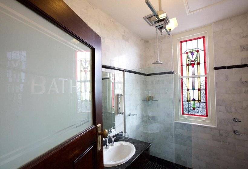 חדר סטנדרט, Carrington