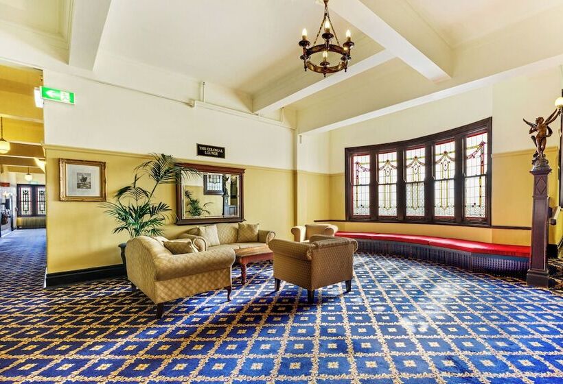 חדר סטנדרט, Carrington