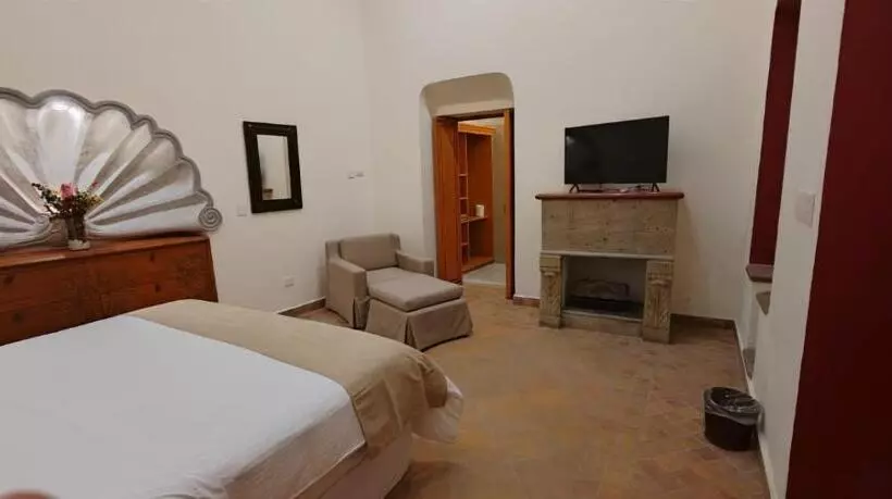 デラックススイート, Casalinda San Miguel