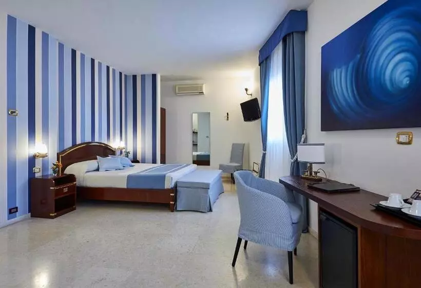 اتاق کلاسیک چهارنفره, Corte Di Nettuno Cdshotels
