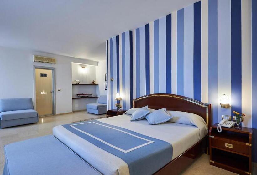 غرفة كلاسيكية رباعية, Corte Di Nettuno Cdshotels