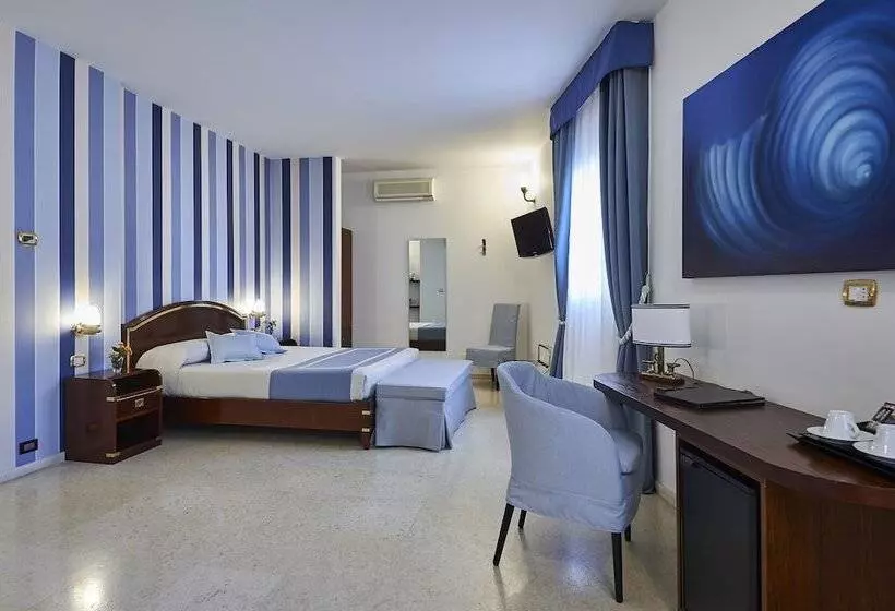 اتاق کلاسیک چهارنفره, Corte Di Nettuno Cdshotels