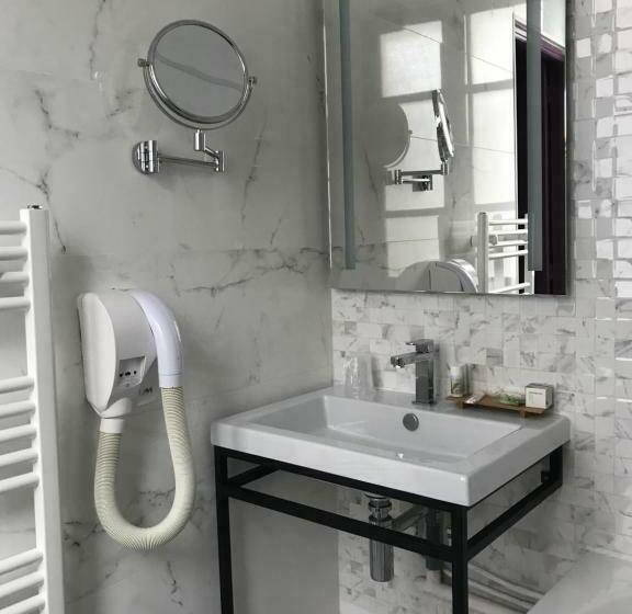 スタンダードルーム, De France Invalides