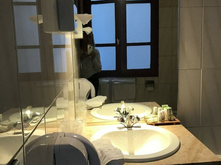 プレステージルーム, De France Invalides