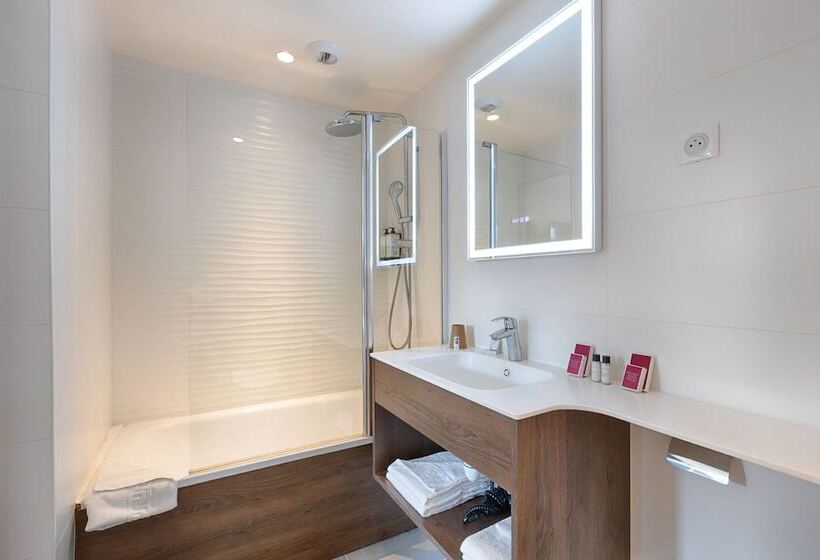 プレステージルーム, De France Invalides