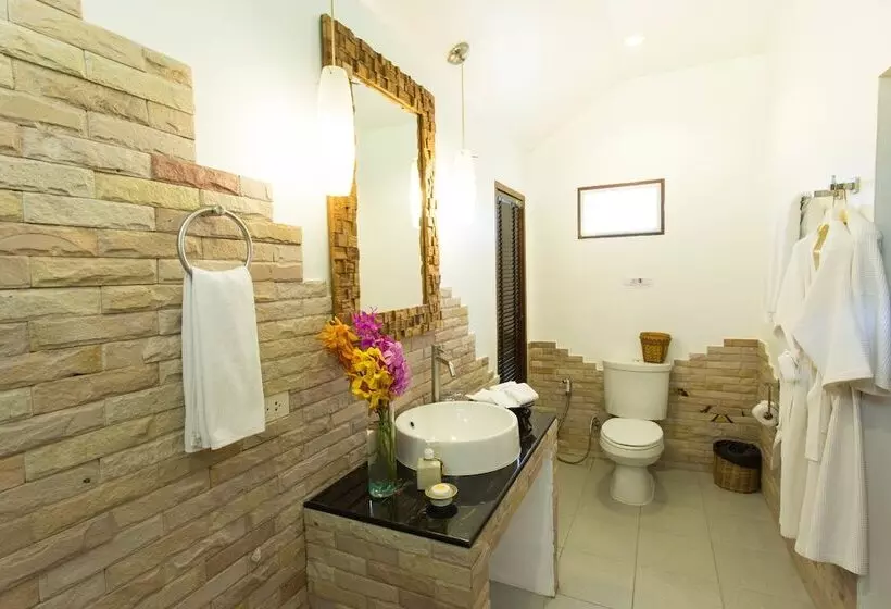 Standard-studio, Laksasubha Hua Hin