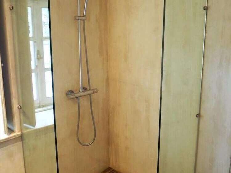 Quarto standard, Papaevangelou