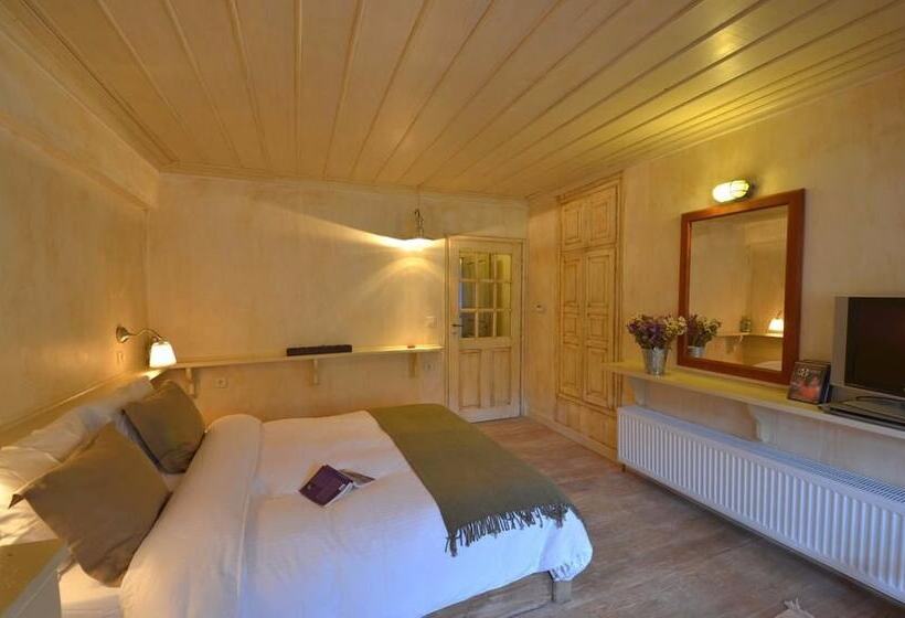 Quarto standard, Papaevangelou