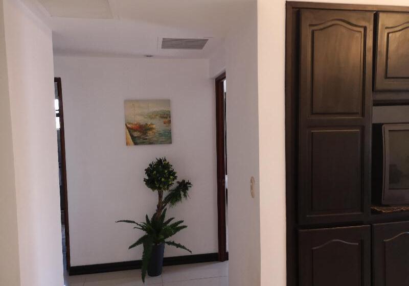 Люкс, Plaza Real Suites & Apartments San Jose