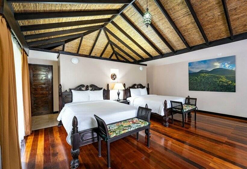 غرفة ديلوكس سرير ملكى, Hideaway Rio Celeste