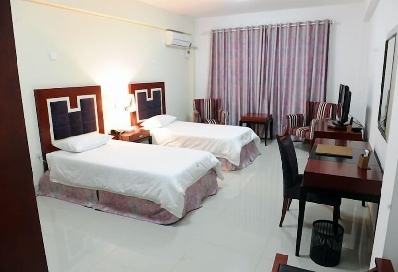 اتاق استاندارد یک نفره, Ritz Waku Kungo