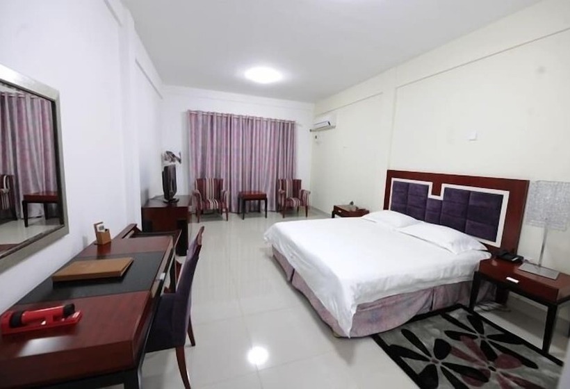 اتاق استاندارد یک نفره, Ritz Waku Kungo