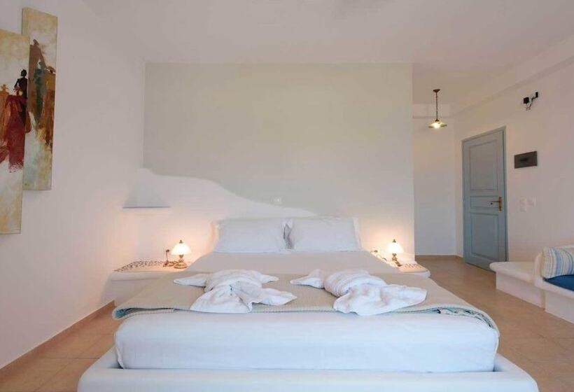 Quarto Estandar Vista Mar, Tania Milos
