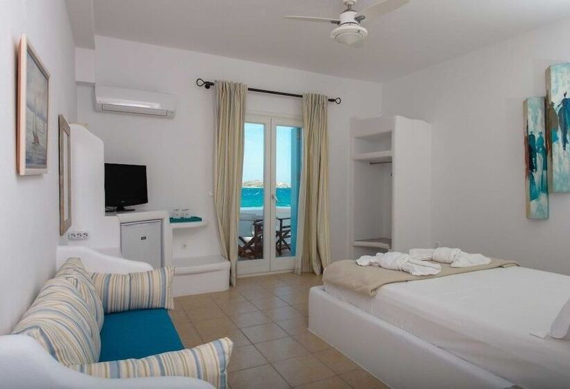 Номер Стандарт Вид на Море, Tania Milos