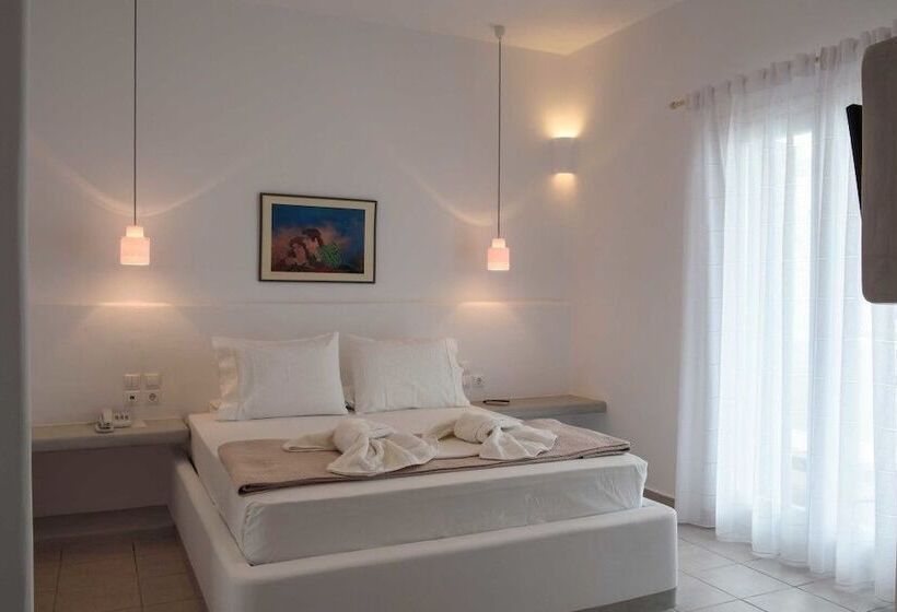 Номер Стандарт Вид на Море, Tania Milos